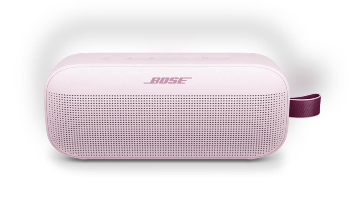 This speaker delivers a bold and rich sound.