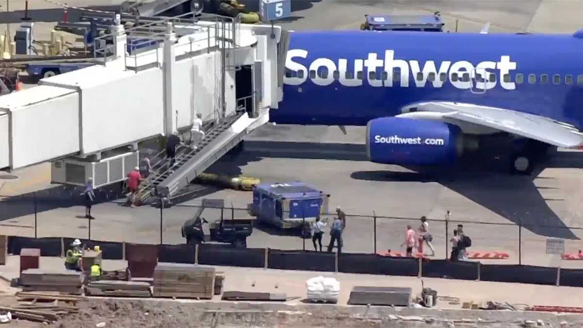 Southwest plane reports engine issue, returns to Houston airport