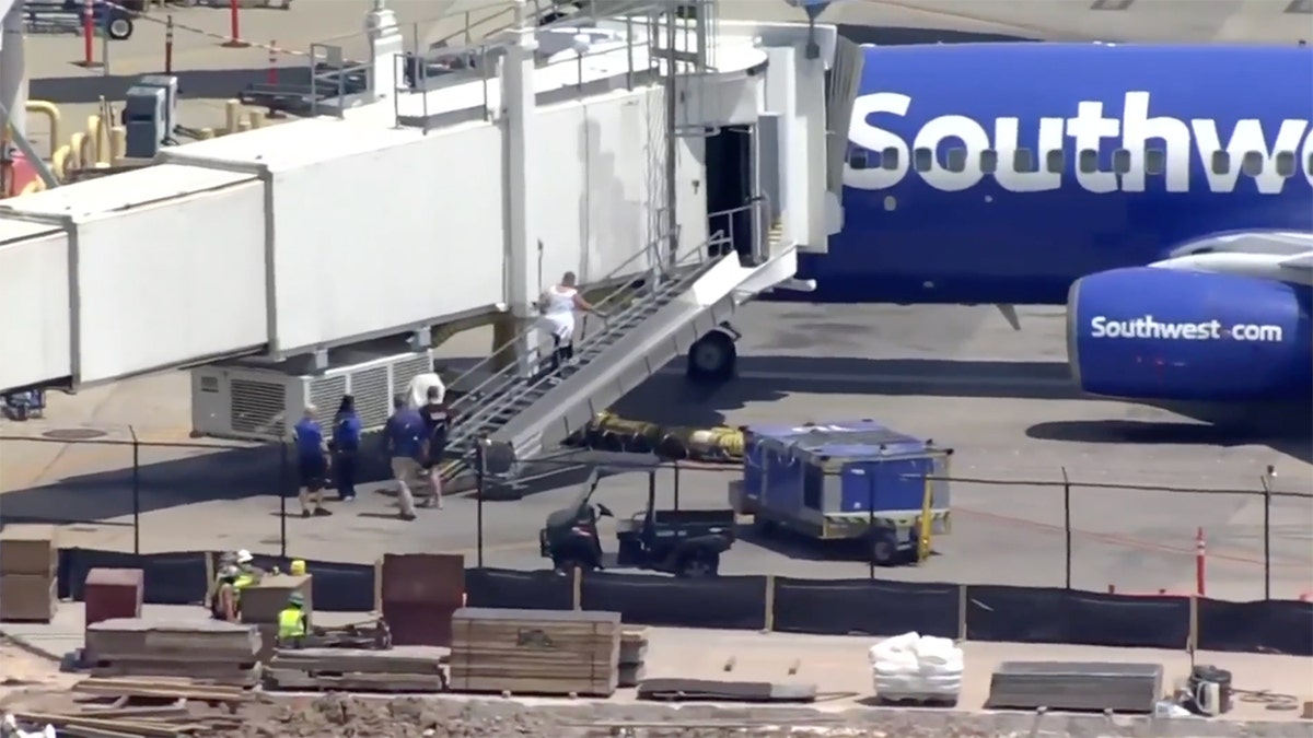 Southwest Plane reports the engine problem, returns to Houston airport