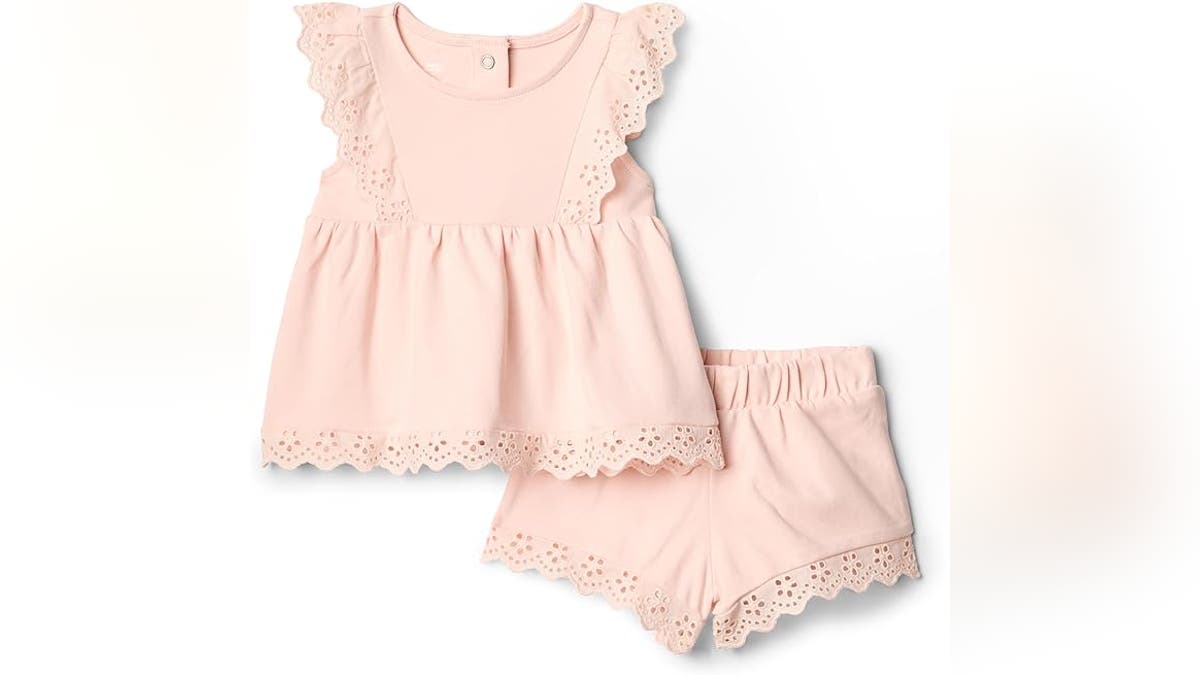 The perfect set for summer.