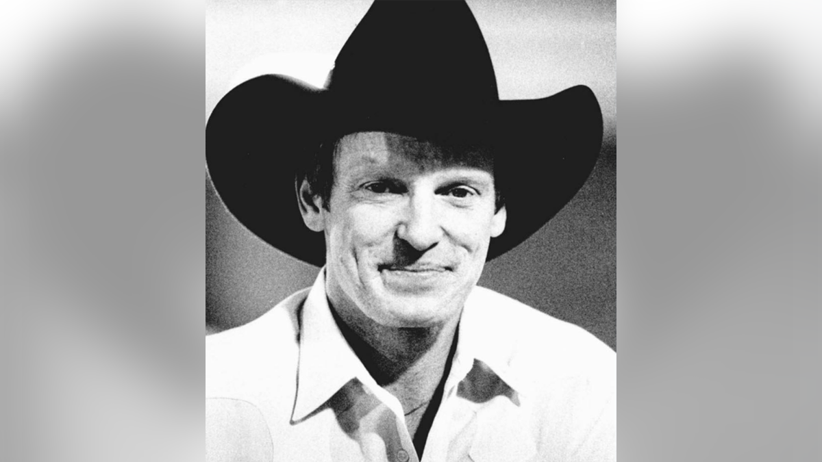 Roy Cooper headshot