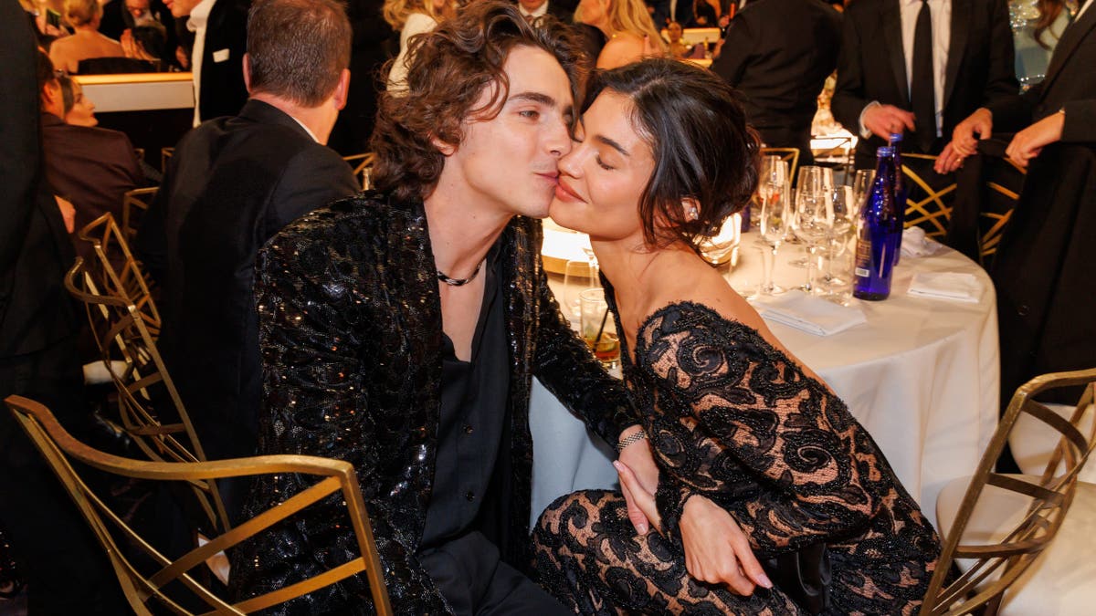 Timothee Chalomet kissing Kylie Jenner