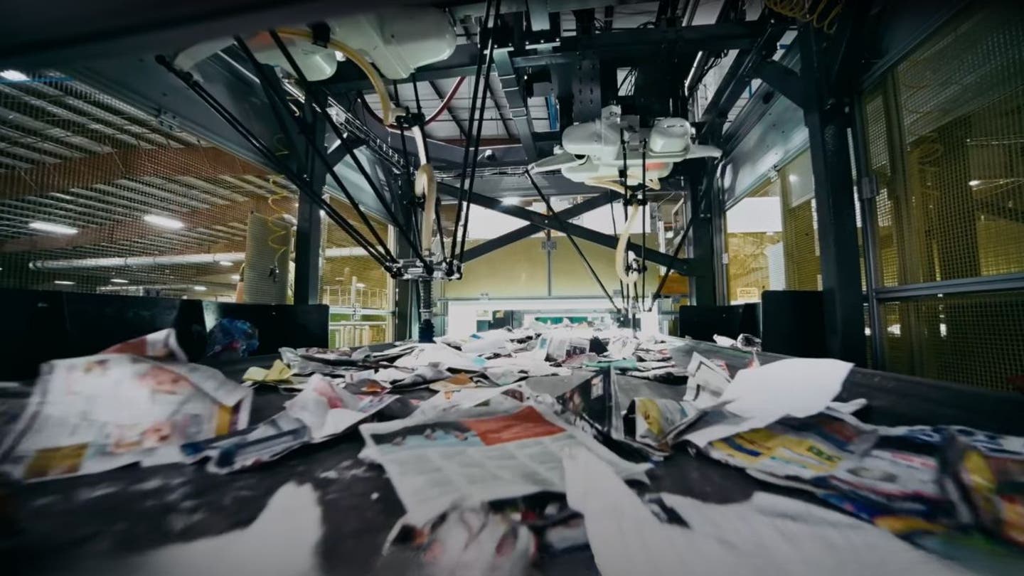 2 recycling robots use ai to sort waste 24 7