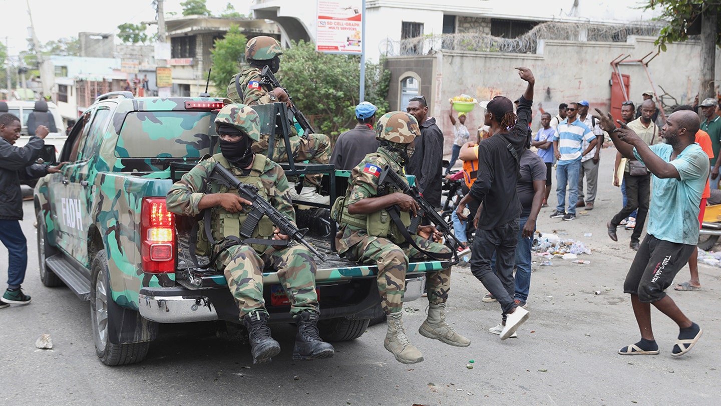 armed men haitian street ap25106738220589