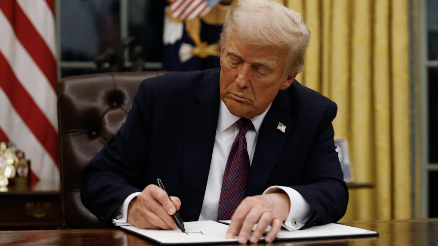 trump signing order scaled