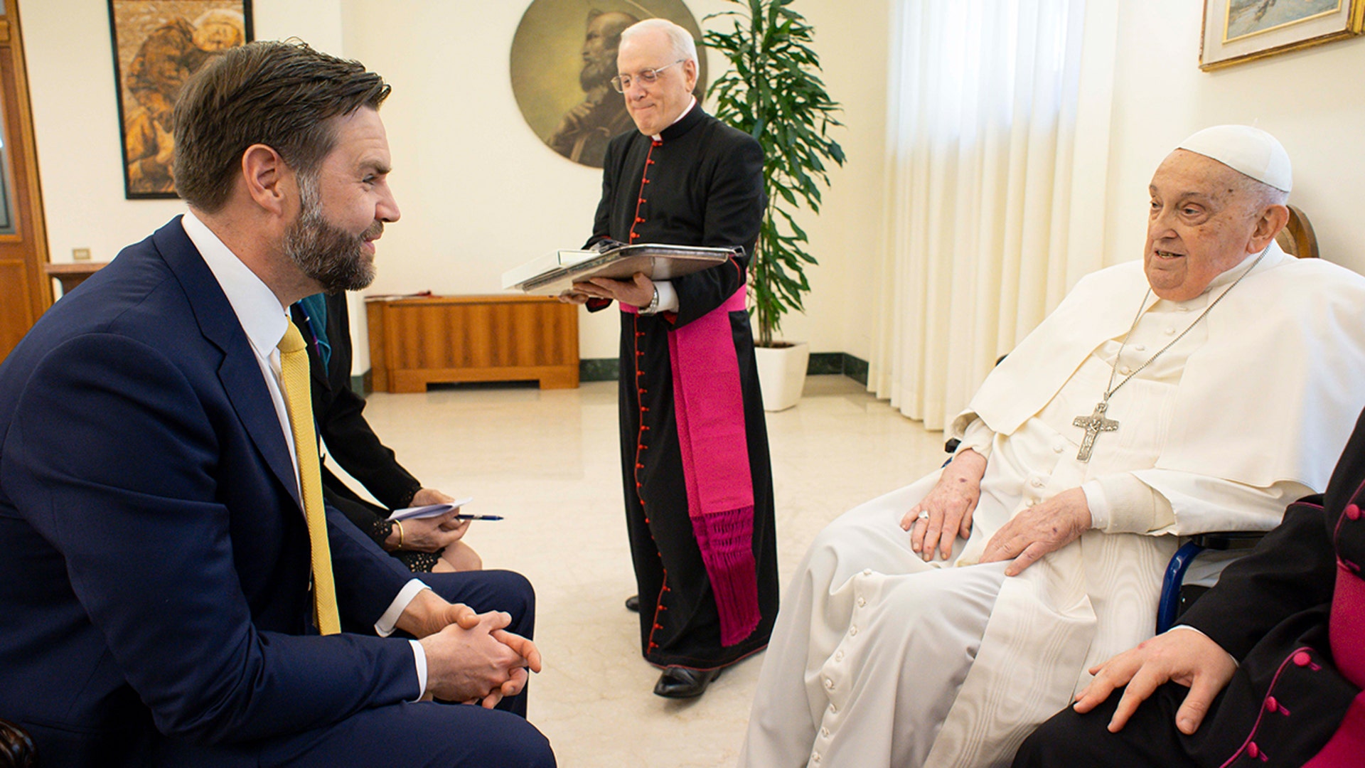 Pope Francis meets JD Vance before he died
