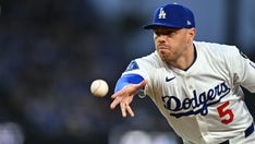 Dodgers' Freddie Freeman suffers freak injury in shower, manager says