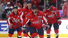 Alex Ovechkin ties Wayne Gretzky's all-time NHL goal record