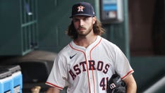 Astros' Spencer Arrighetti breaks thumb in freak batting practice accident