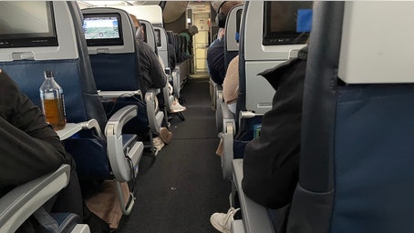 Vaping flight passenger prompts pilot to threaten to 'turn this plane around'