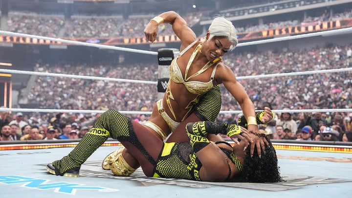 WWE fans trickle into Allegiant Stadium for WrestleMania 41