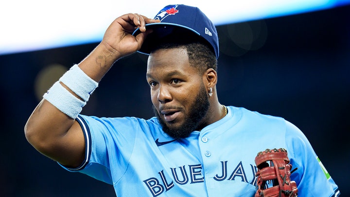 MLB's new torpedo bats take media by storm