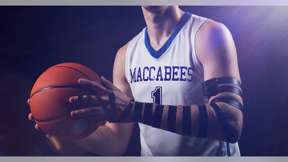 Oldest Jewish university in US 'rebounds' after October 7 tragedy with resilient men's basketball team