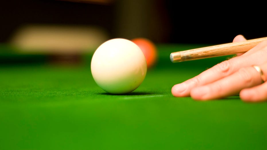 Pro snooker player admits stealing brother's corpse for send-off at pub: 'I said I was going to see him again'