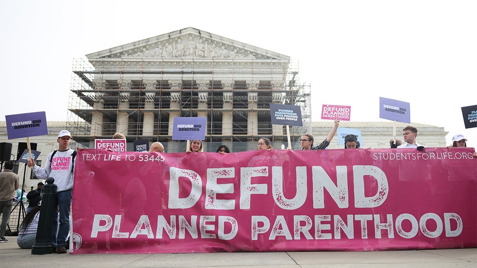 Federal judge blocks Trump administration from defunding Planned Parenthood