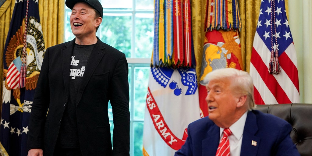 2f4fecd7-elon-musk-donald-trump.jpg?ve=1