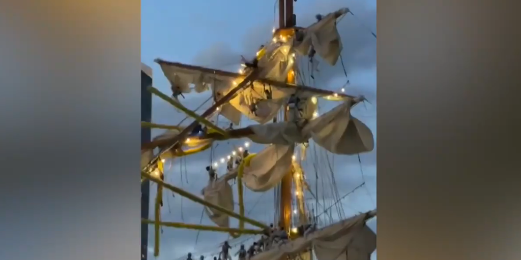 Crew on Mexican Navy tall ship seen clinging to rigging after collision with Brooklyn Bridge, video shows