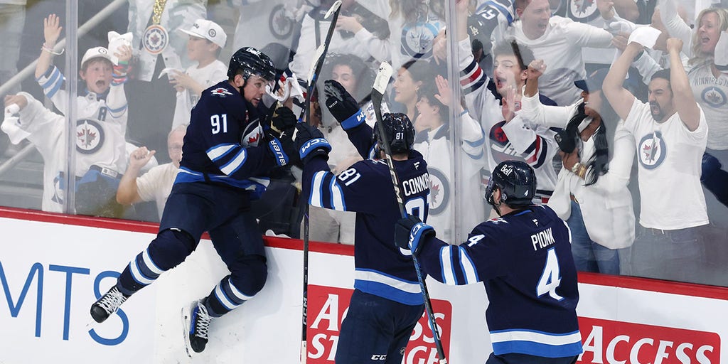 Jets' Cole Perfetti scores game-tying goal with 1.6 seconds left; Winnipeg knocks out Blues in double OT