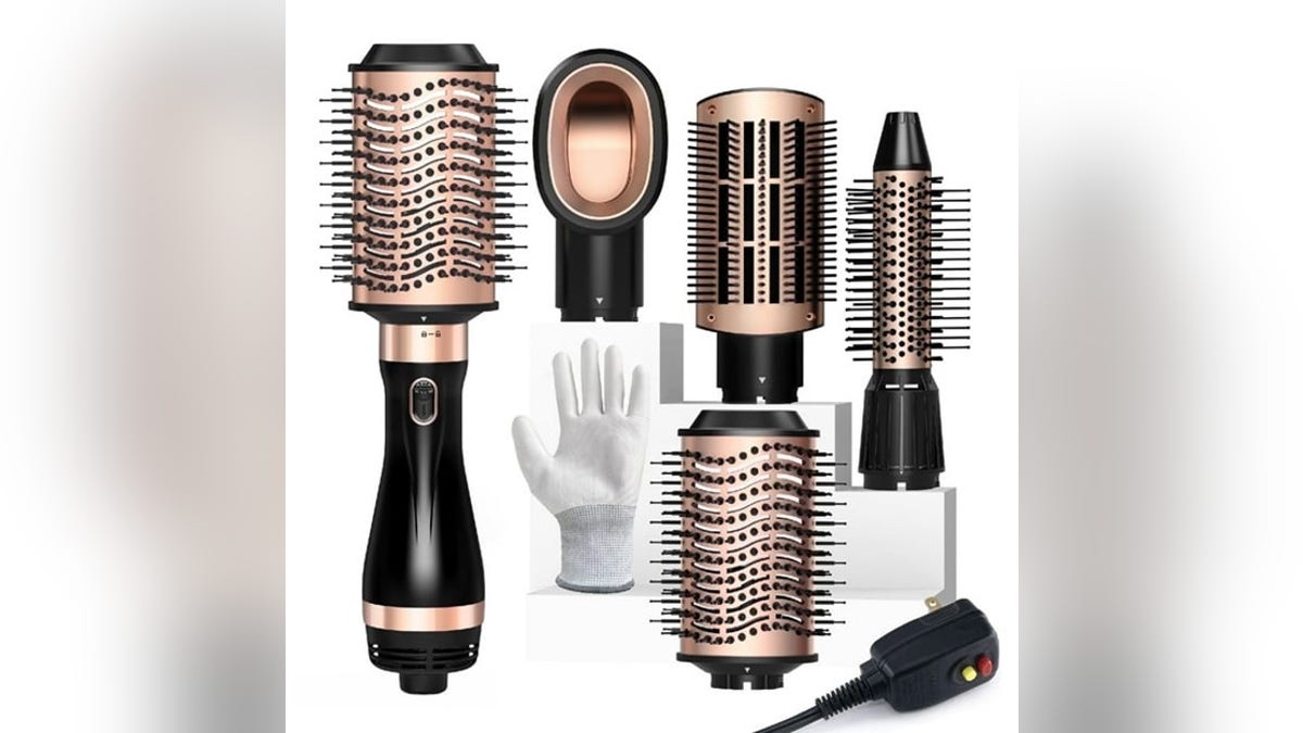Complete your entire hairstyle with one brush. 