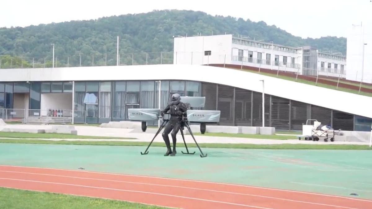 Chinese wearable eVTOL jetpack makes historic first flight