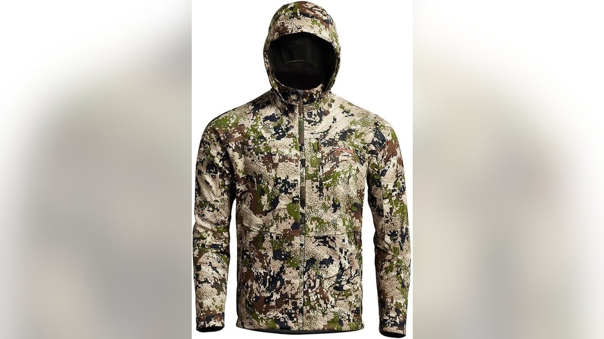 A camouflage jacket is a must and this Sitka Gear Jetstream jacket is a versatile outer layer to withstand harsh weather conditions.