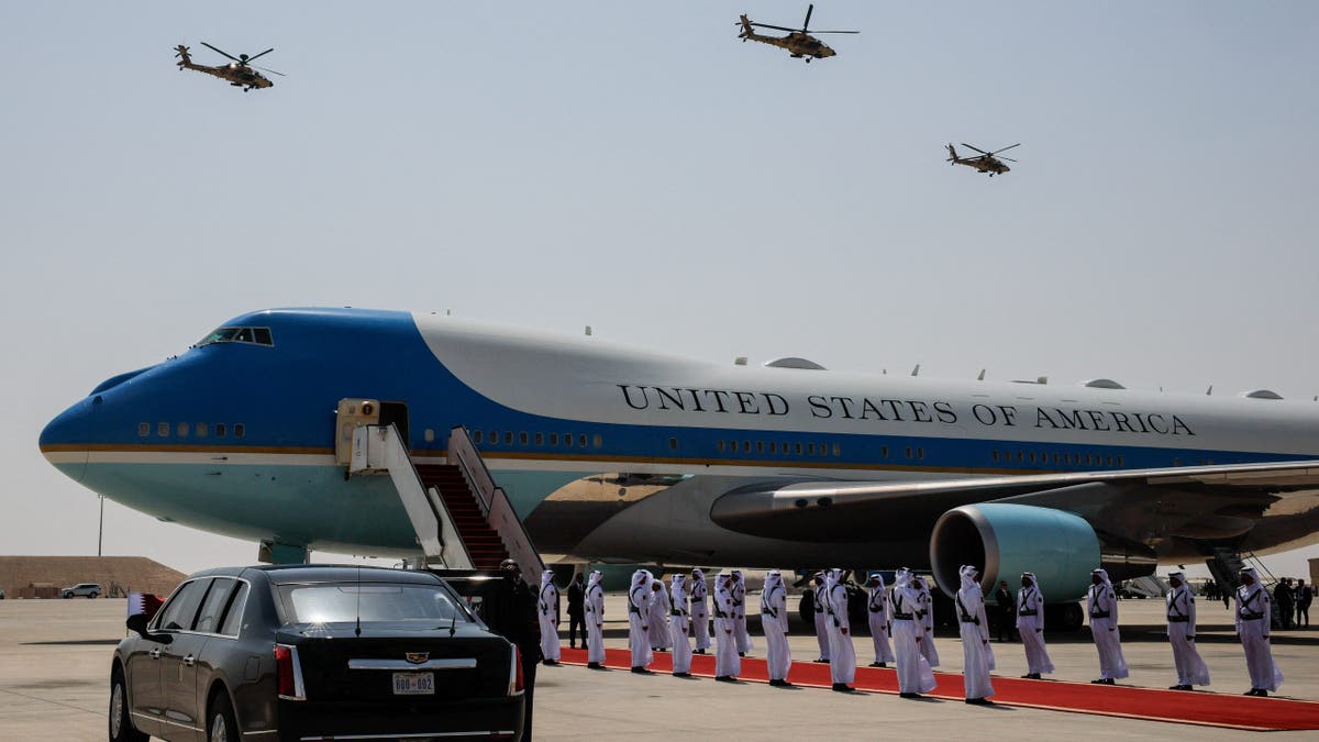 Qatari helicopters fly over Air Force One