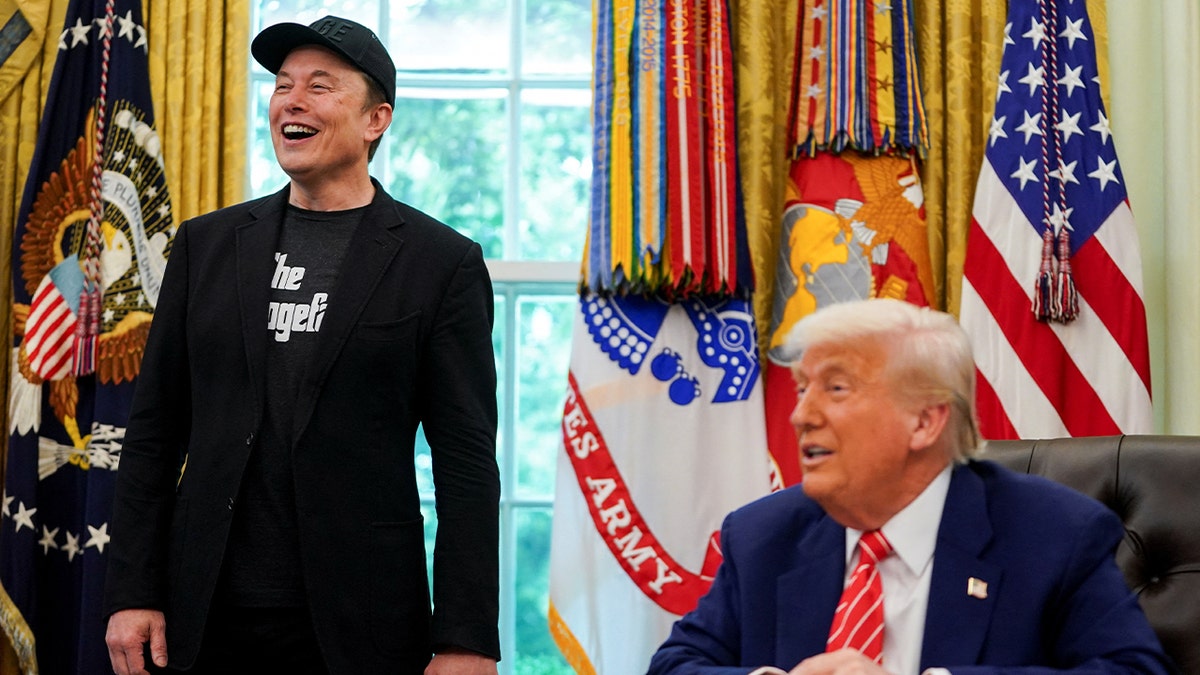 Elon Musk denies taking ketamine in X reply to bizarre spoon balancing video