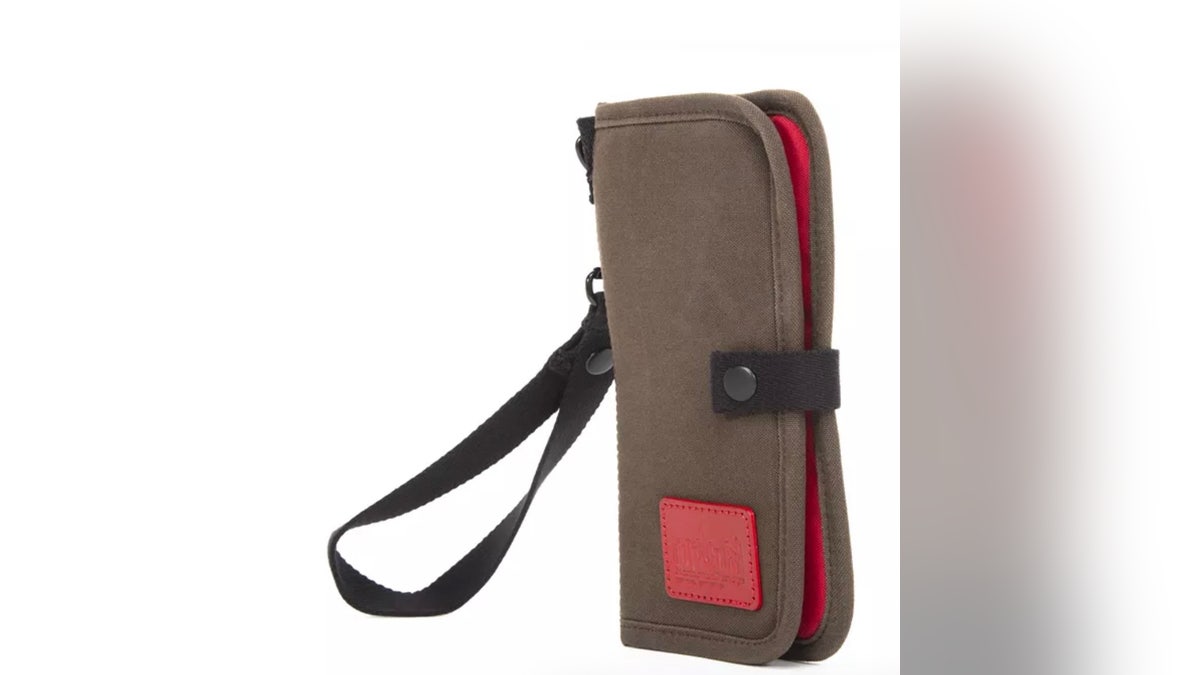 A wallet for frequent travellers.