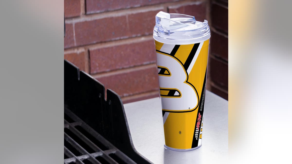 Pour all your hot and cold drinks in this tumbler on race day. 