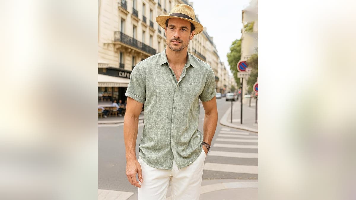 The perfect blend between professional and comfortable. 