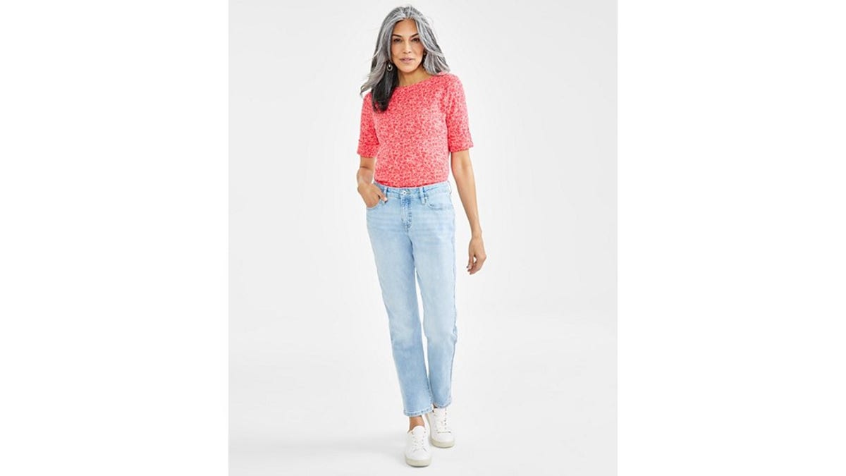 You need a good pair of comfy jeans this summer.