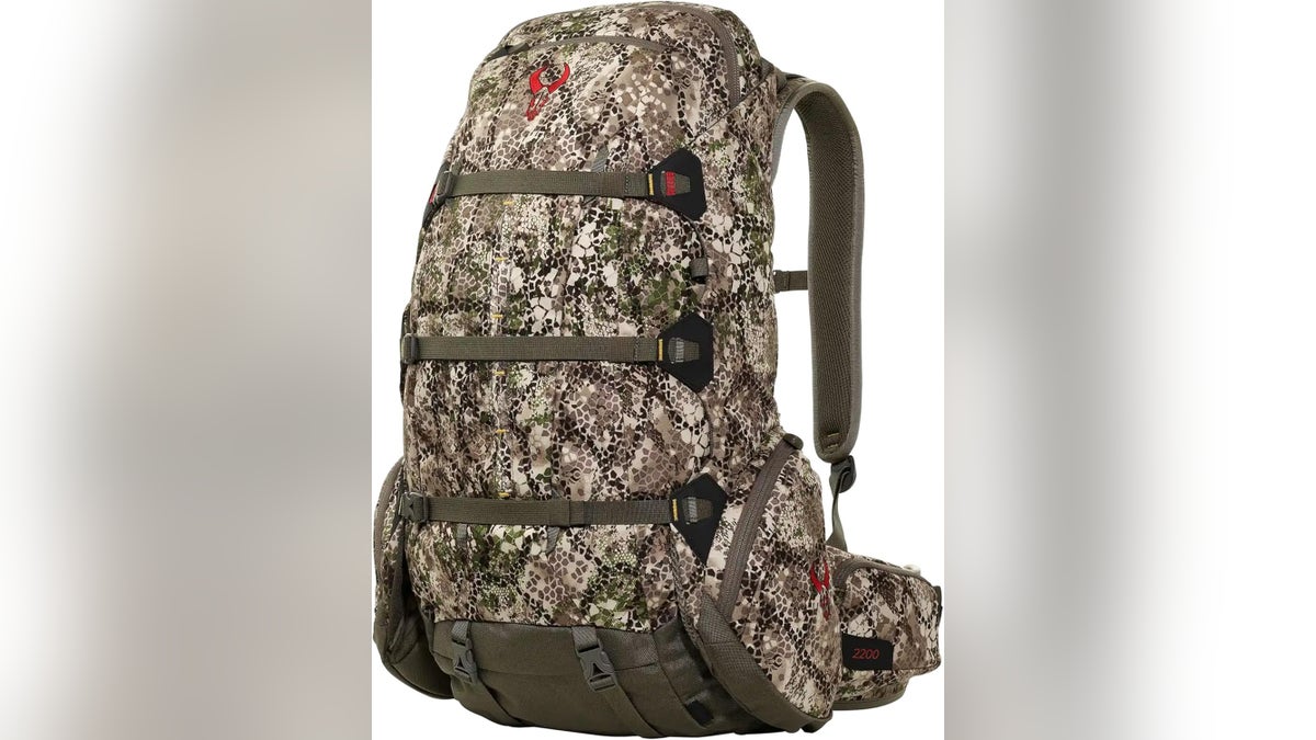 The Badlands 2200 hunting backpack is engineered to carry heavy loads and outdoor essentials comfortably.