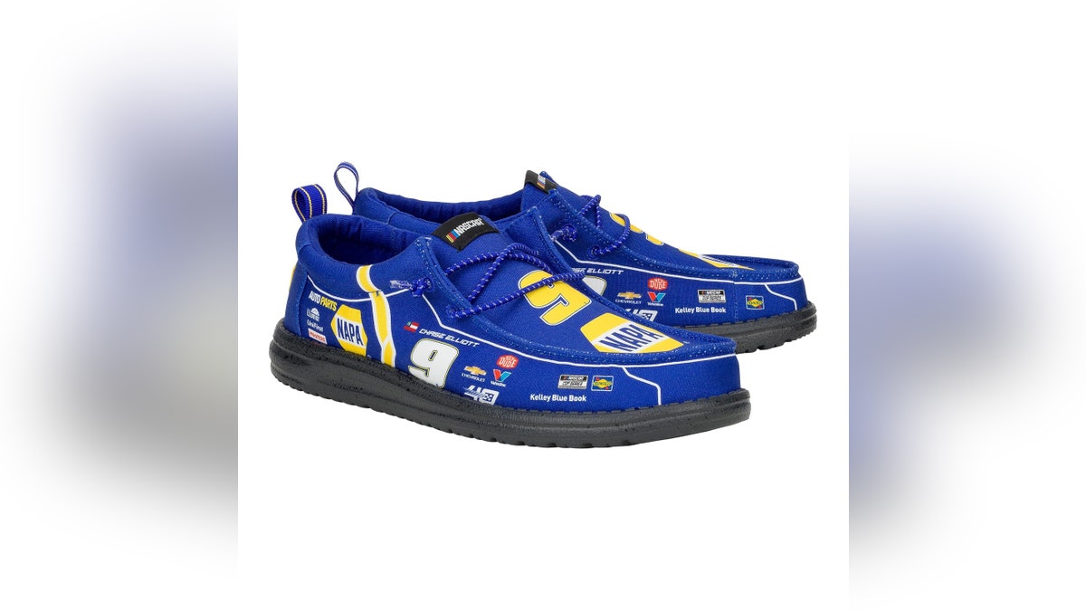 Stay comfy while supporting your favorite driver. 