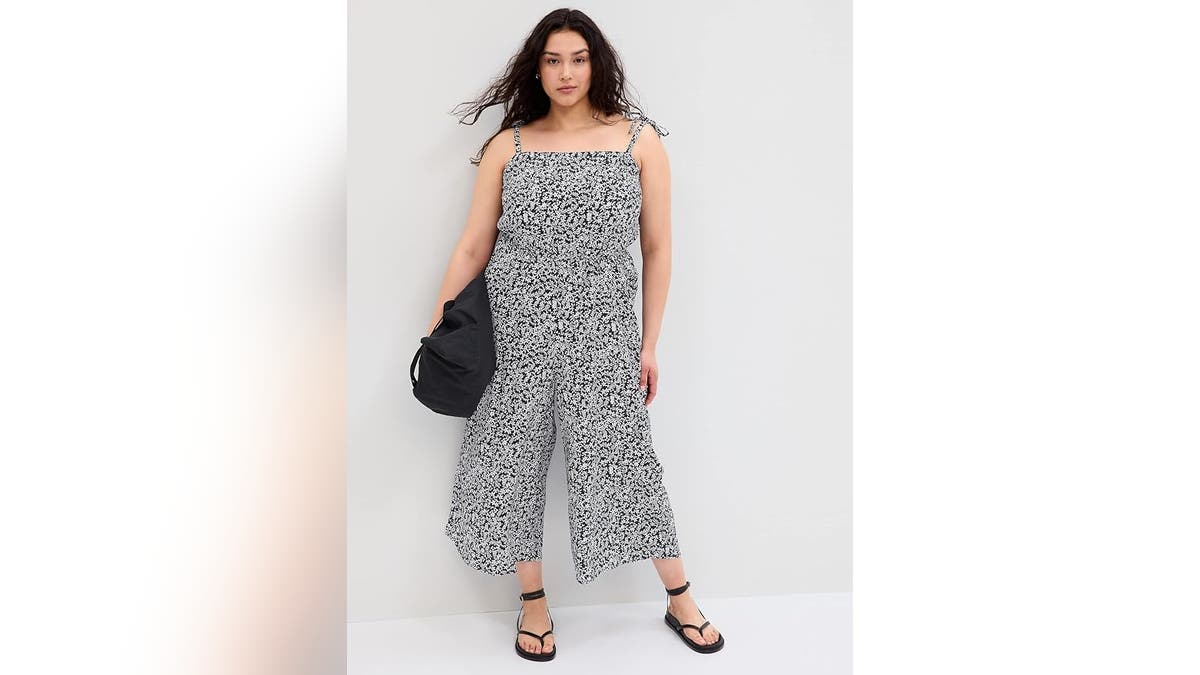 Jumpsuits are comfortable, breezy outfits. 