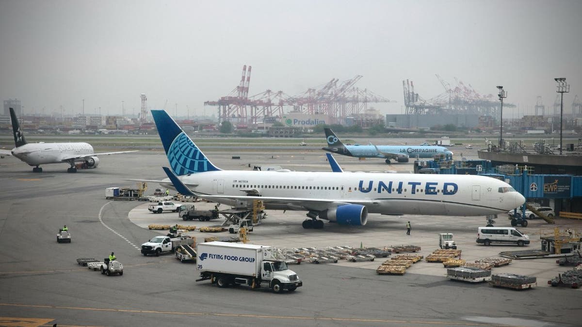 newark airport delays