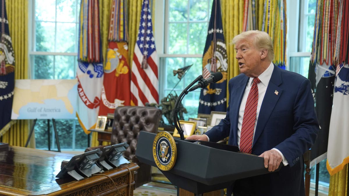 Trump in the Oval Office
