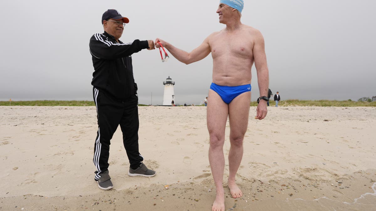 Endurance swimmer to circle Martha's Vineyard in frigid waters to protect sharks Jaws Anniversary Shark Swim