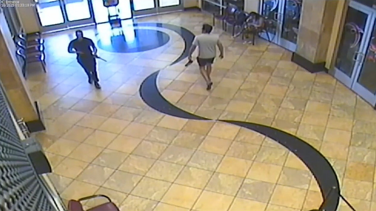 armed-suspect-walks-into-las-vegas-gym