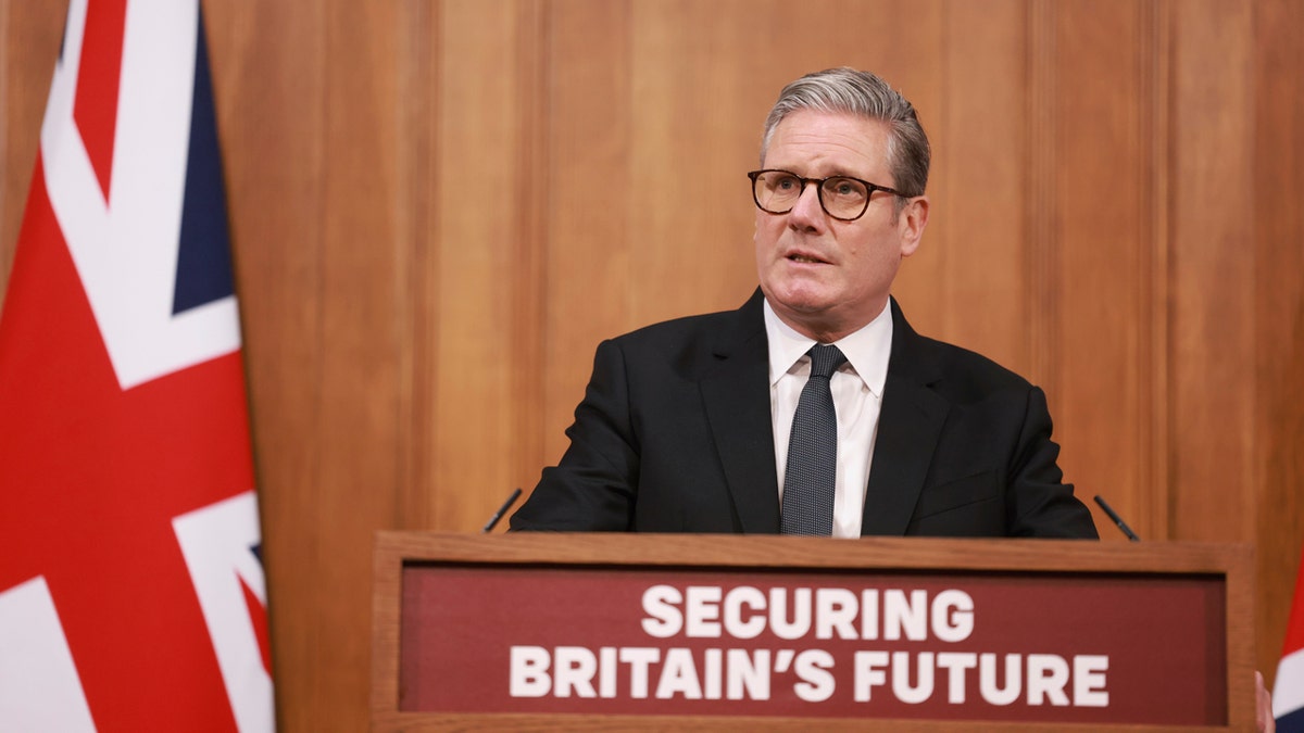 An fire broke out overnight at U.K. Prime Minister Keir Starmer’s house in north London.