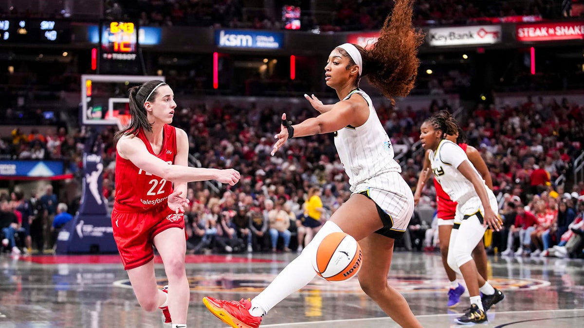 Caitlin Clark makes the passage of the angel Reese
