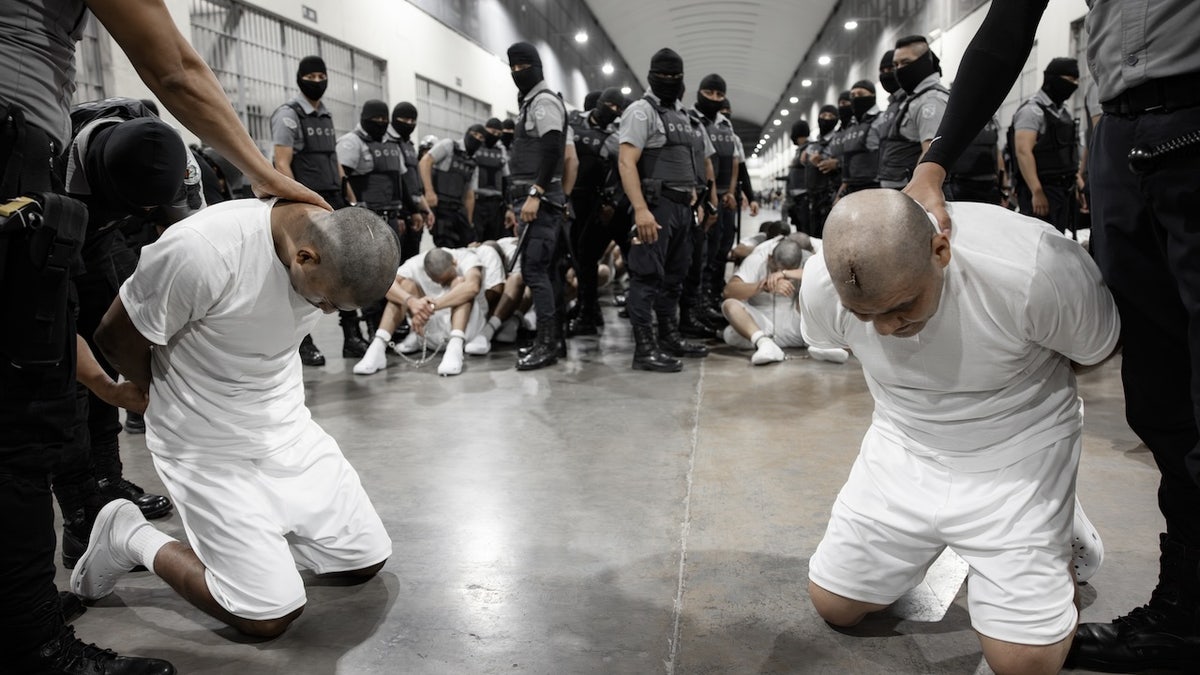 More than 250 suspected gang members deported by the U.S. – including members of Venezuela’s Tren de Aragua and MS-13 – arrive in El Salvador under heavy security on March 16, 2025.?