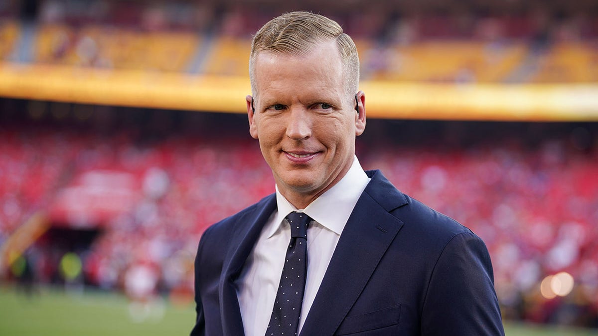 Chris Simms walks on field