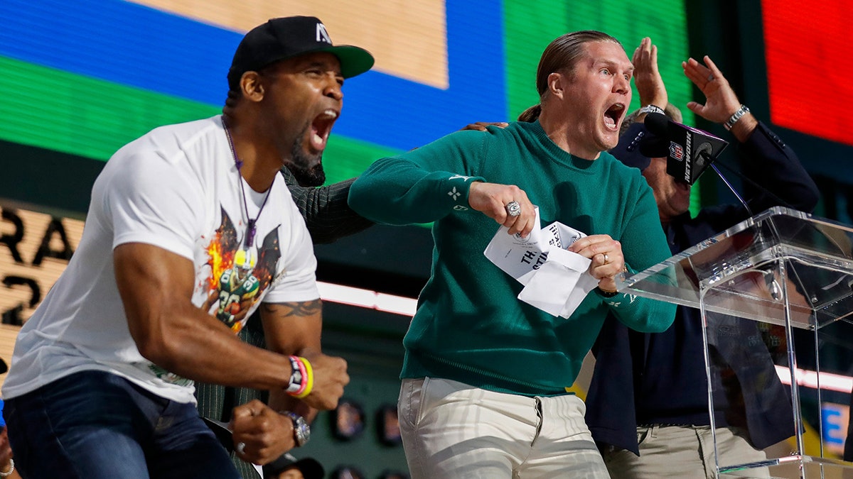Clay Matthews reacts