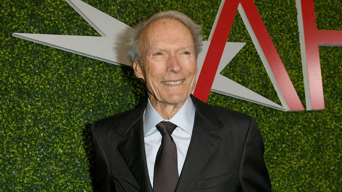 clint eastwood smiling at afi awards 