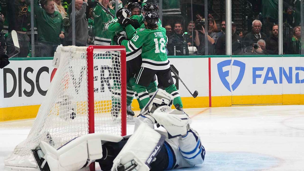 Jets goalie connected his back