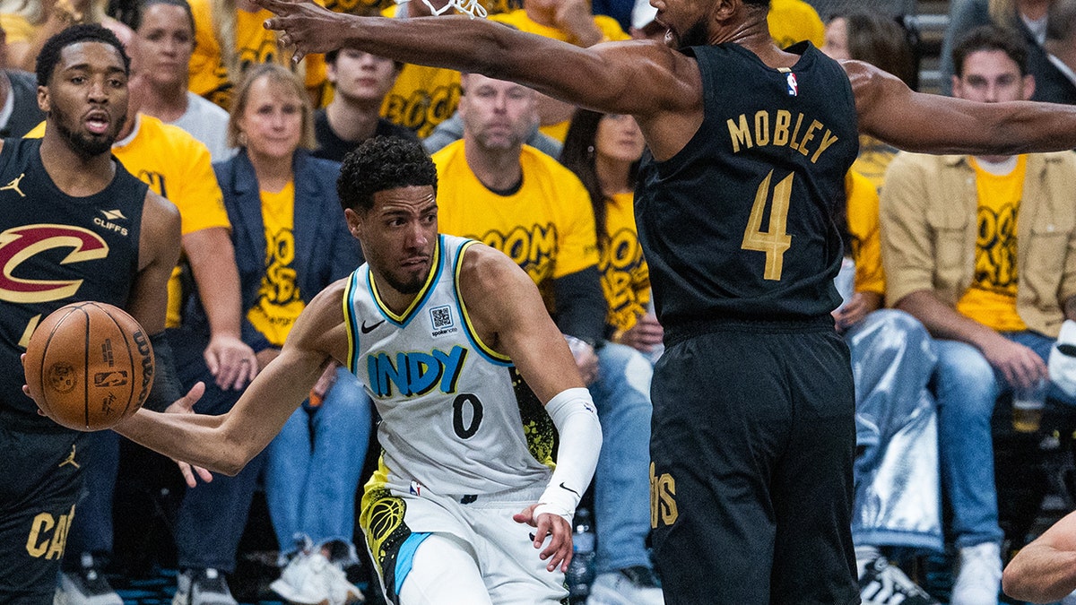 Tyrese Haliburton pass