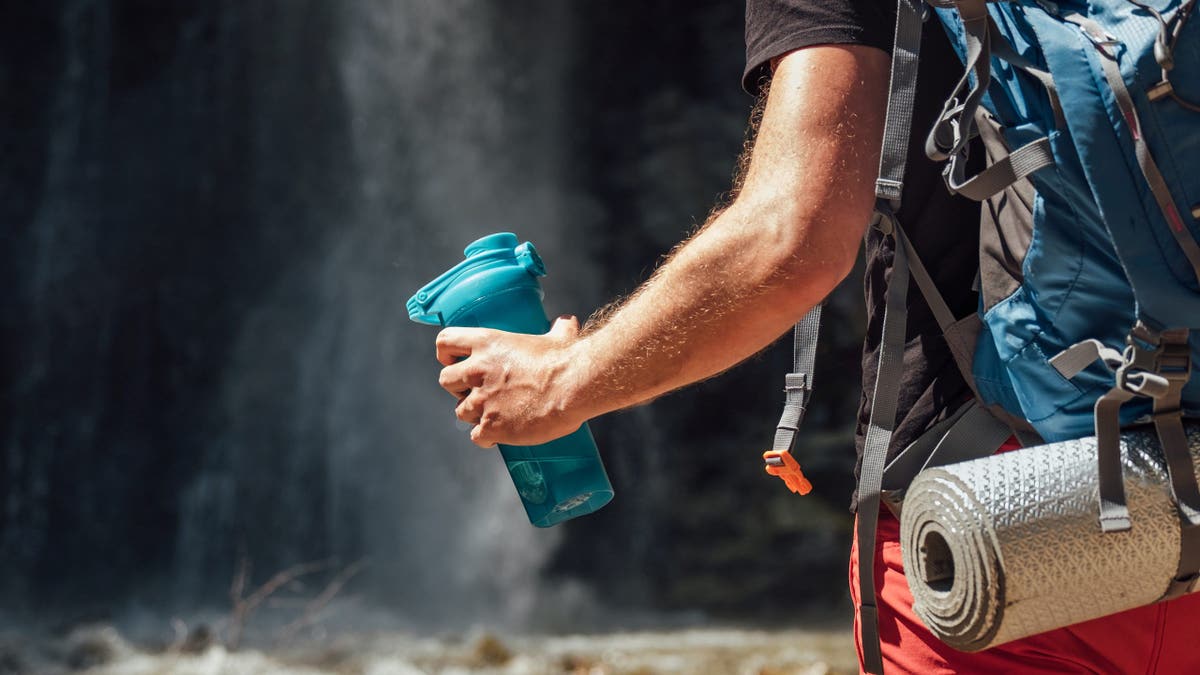 Grab a hiking h2o vessel whenever you spell retired connected the trails.