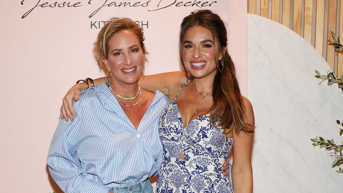 jessie james decker, karen parker