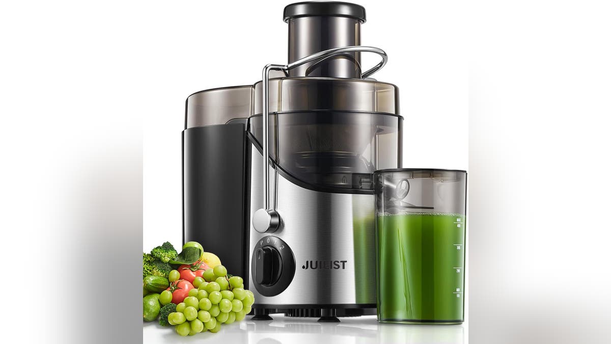 Start juicing the easy way with this machine.