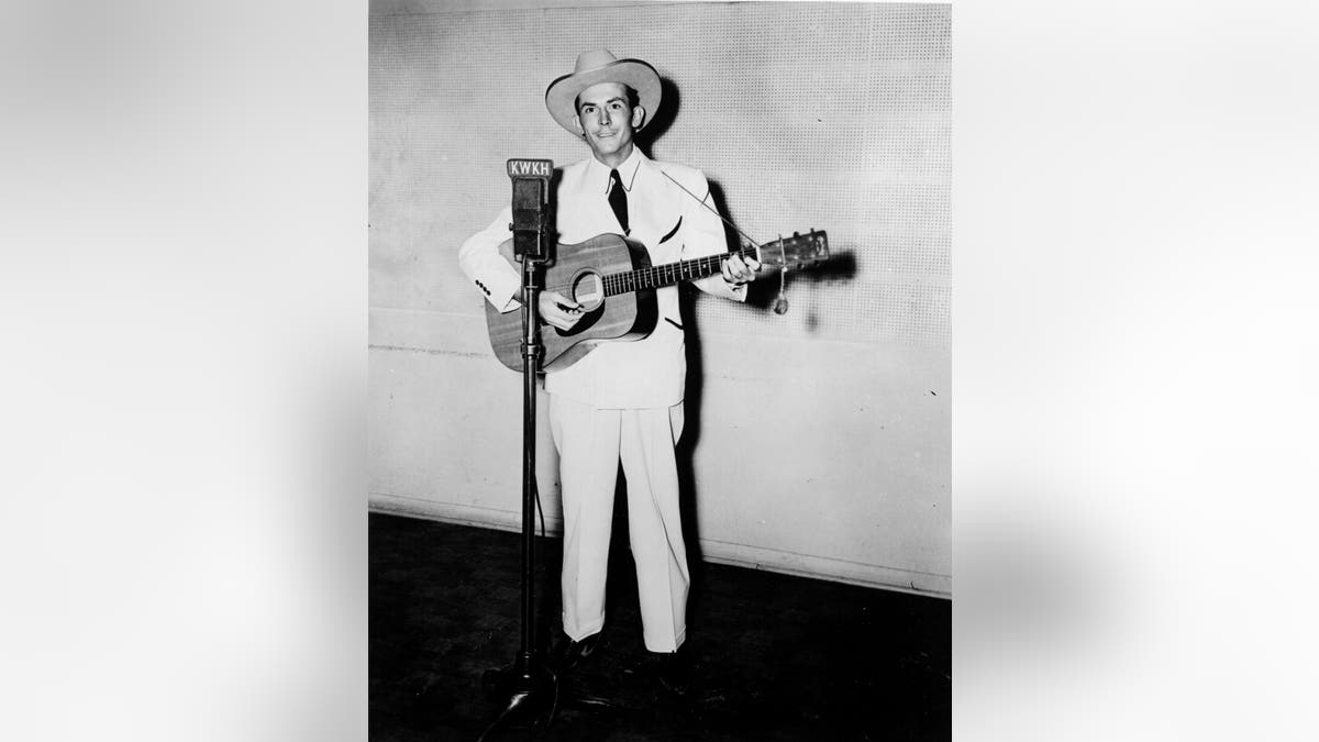 Hank Williams performing